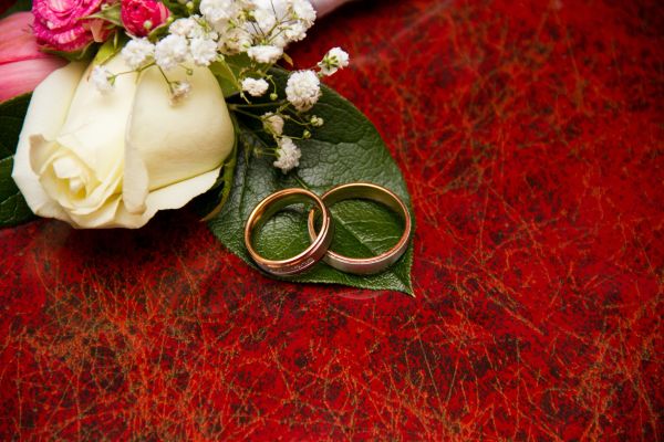 engagement gift etiquette