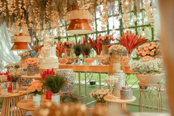 how to choose a wedding florist