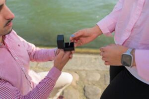 20 Proposal Story Photo Ideas to Capture the Moment