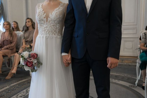 petite wedding guest attire
